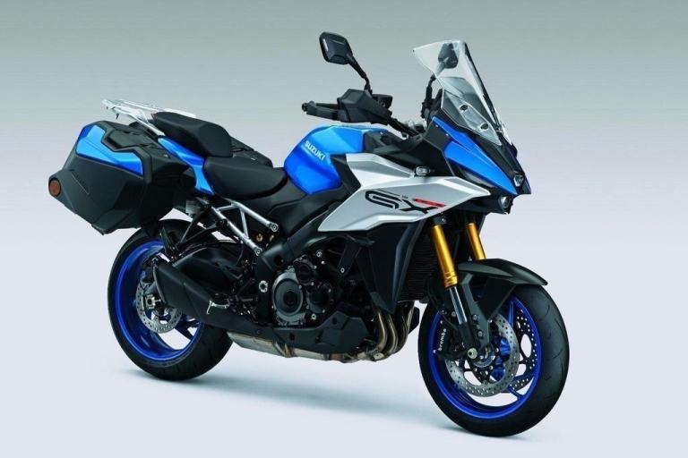 2025 Suzuki GSX-S1000GX+