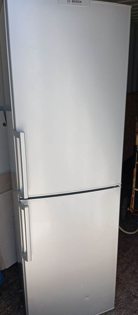 Bosch silver fridge freezer in working order 