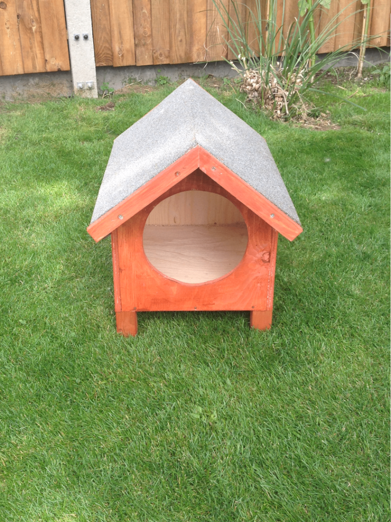 Brand new wooden cat house 