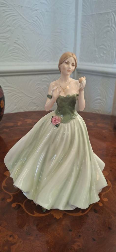 Royal Worcester Elegant Lady Figurine in Green Dress with Butterfly