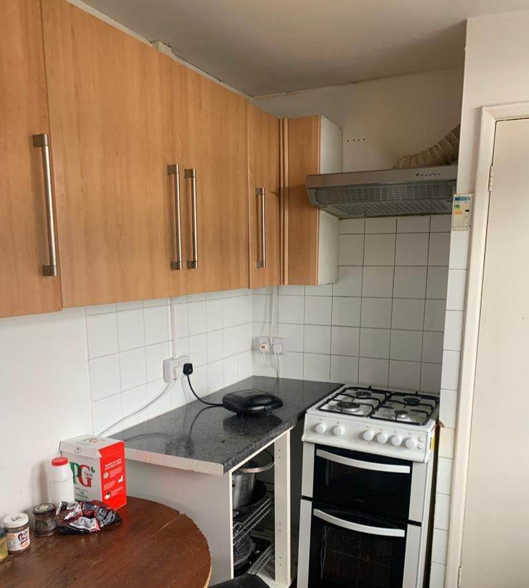 1 Furnished Room left at sharing flat available. £600pm for single/£1000pm for couple, incl costs