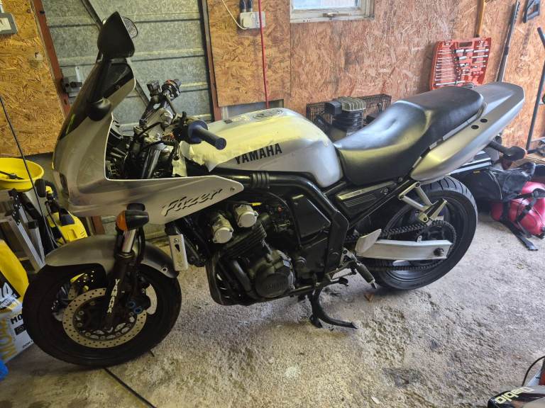 Breaking complete Yamaha FZS600 Fazer 1998 - 2002