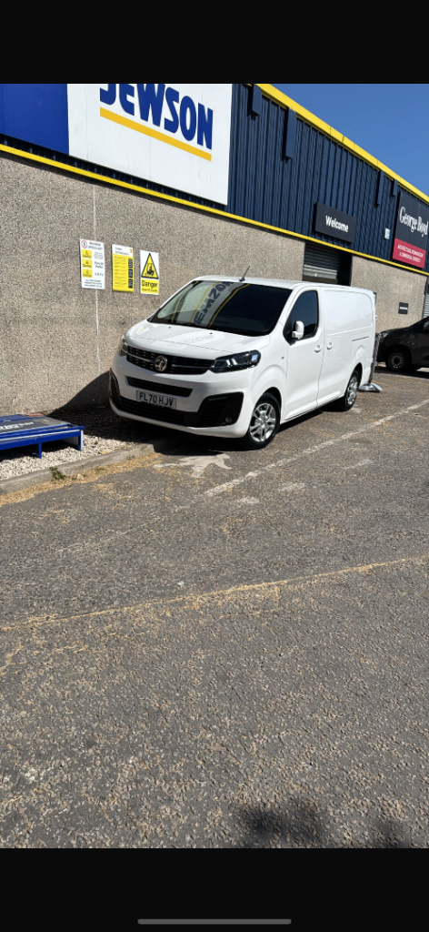 Vauxhall Vivaro LWB model 2.0 engine