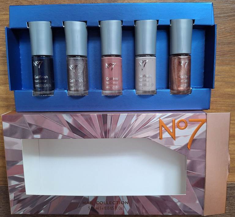 GEL FINISH, NAIL COLLECTION.