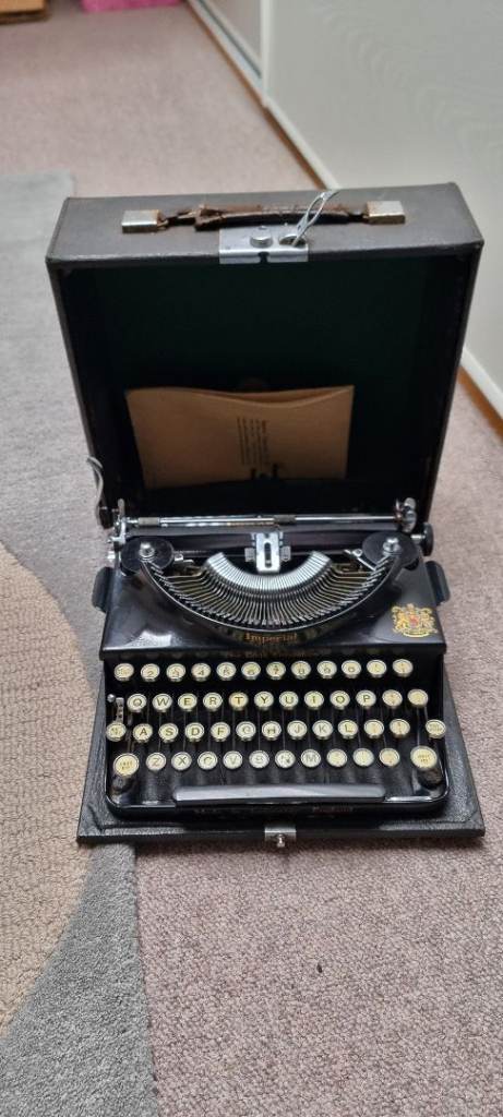 Vintage imperial typewriter 