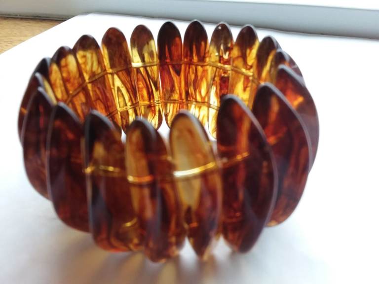 Vintage natural amber cognac bangle elasticated 70's  NEW