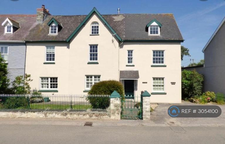 1 bedroom flat in Llansteffan, Caerfyrddin, SA33 (1 bed) (#3054100)