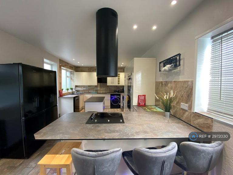 1 bedroom in Newport, Newport, NP19 (#2972030)