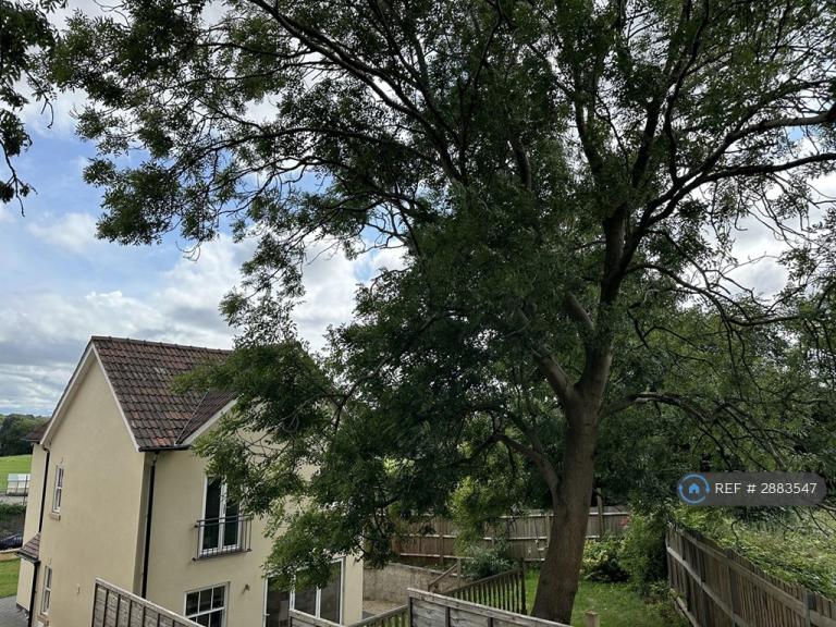 1 bedroom in Bell Hill, Bristol, BS16 (#2883547)