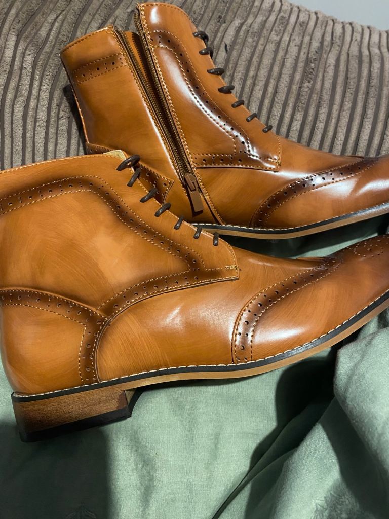 Men’s boots 12 