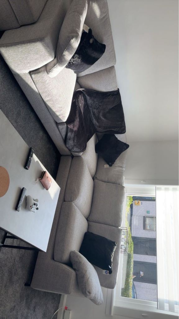 5 seater DFS Corner sofa - grey 