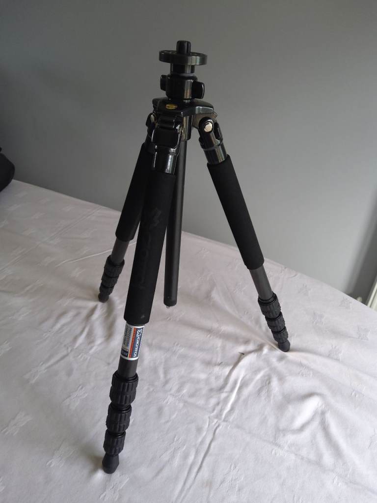 Giottos "professional" carbon fibre tripod MT8246B for cameras and camcorders