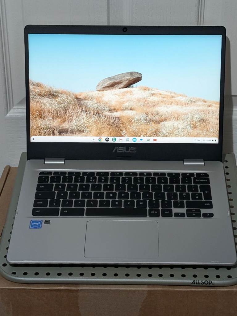 Asus Chromebook 14-0 inch Nano Edge Display C423NA