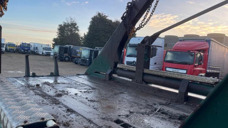 2018 Volvo FL 250 18 TONNE HYVA CHAIN LOADER , 277,541 KM