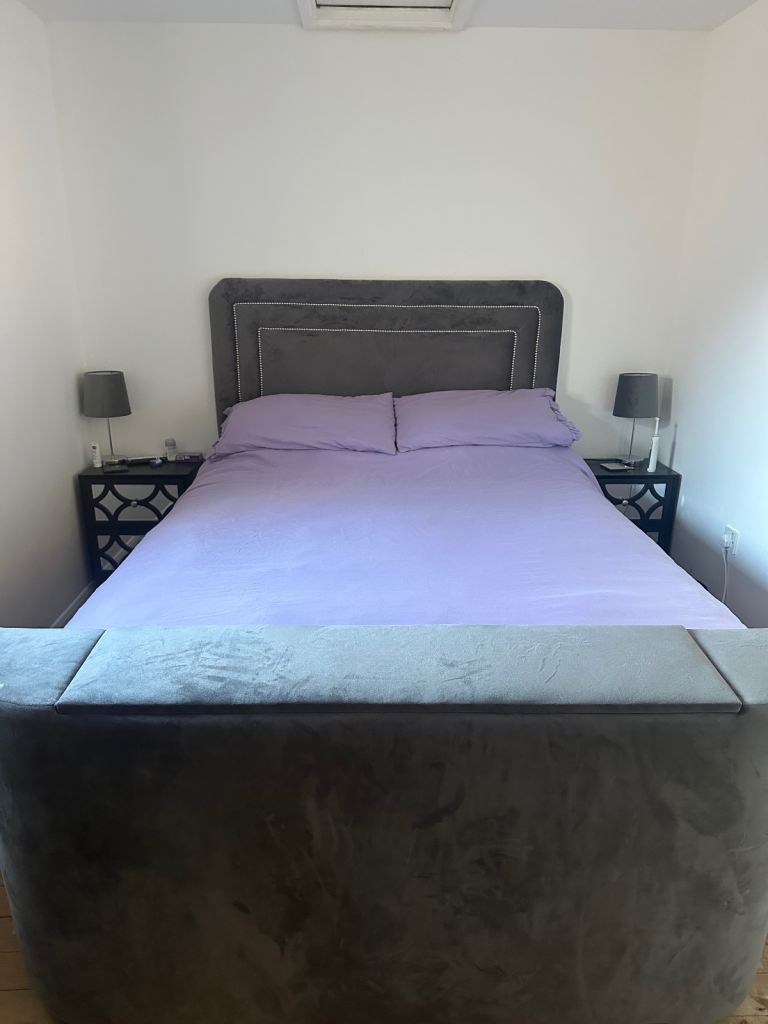Kingsize TV Bed