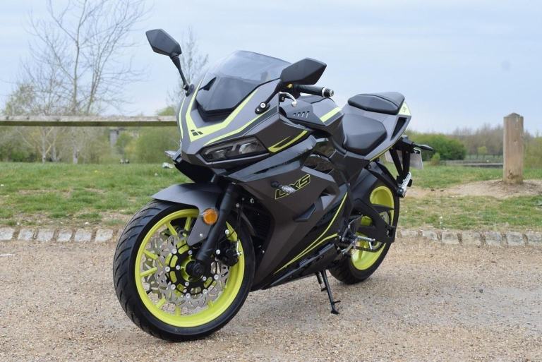 LEXMOTO LXS 125 EURO 5 2025 Petrol Manual in Black