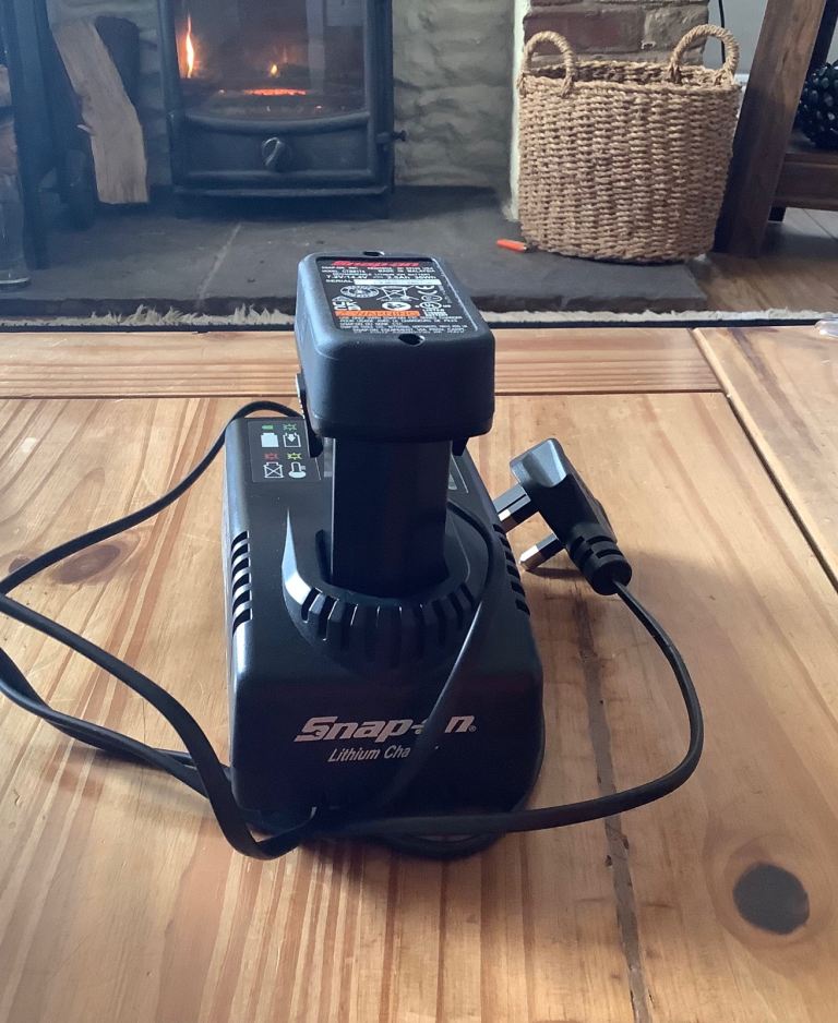 Snap on Battery Charger and Lithium Ion Battery