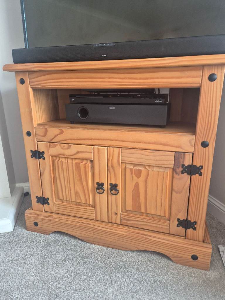 Corona 2 Door Single Shelf Pine Corner TV Unit Television Stand Shelf