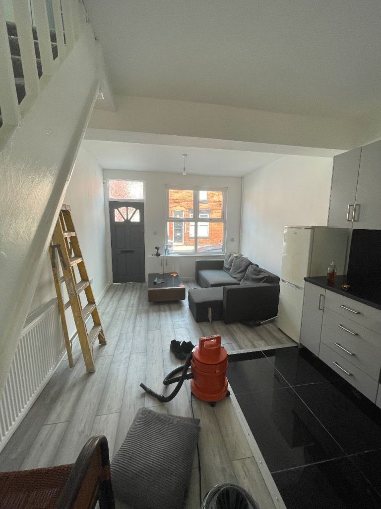 Property for rent L15 £900 a month