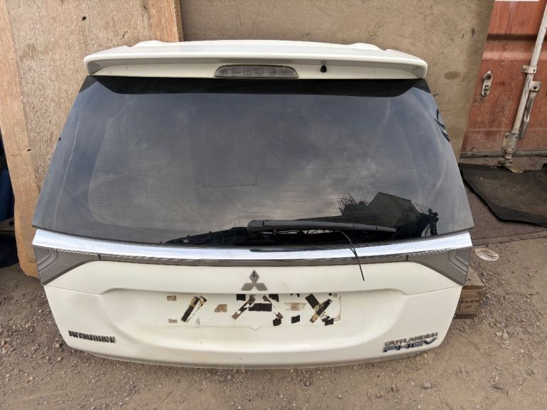 MITSUBISHI OUTLANDER MK3 TAILGATE BOOT LID WHITE W CAMERA