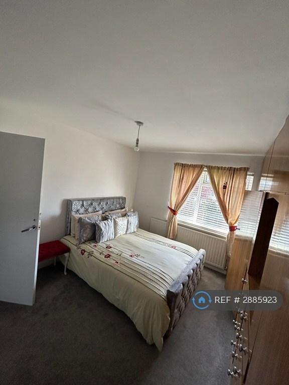 1 bedroom in Dinsdale Gardens, South Norwood, SE25 (#2885923)