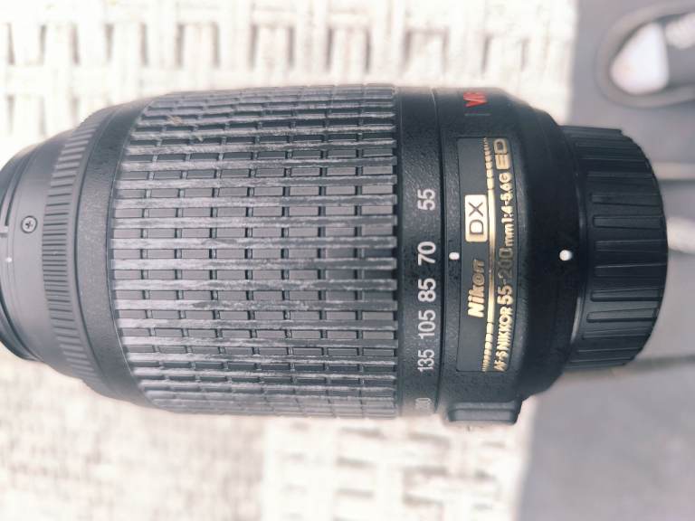 Nikon AF-S Nikkor 55-200mm DX Camera Lens – Good Condition