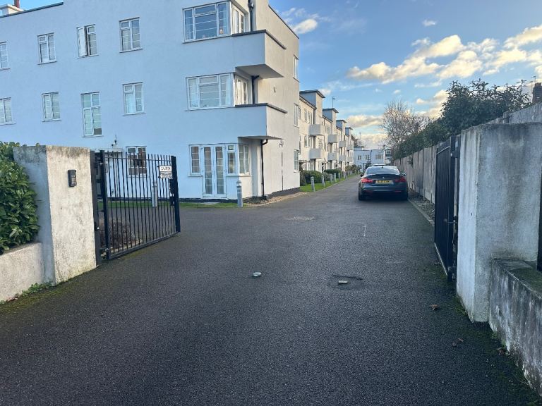 2 Bedroom Flat , North Finchley 