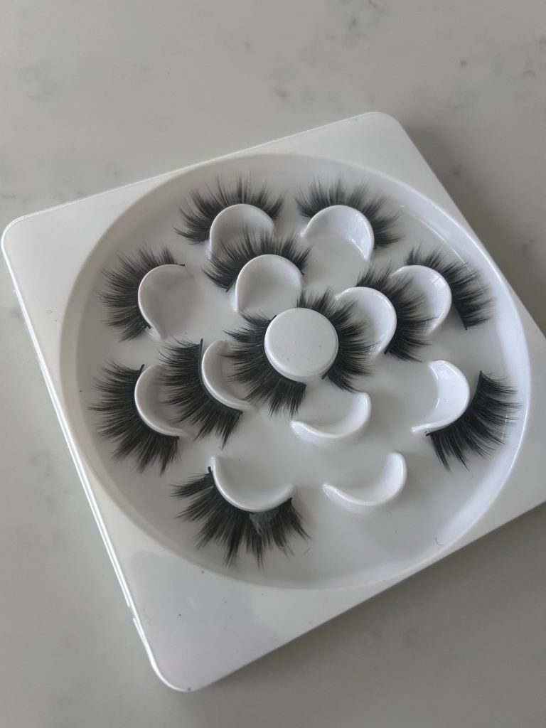 6x Pairs of Black Glamorous False Strip Lashes