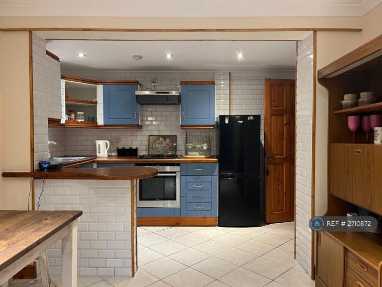 3 bedroom house in Appleton Road, London, SE9 (3 bed) (#2710872)