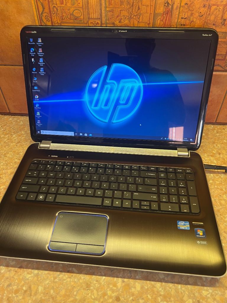HP Core i7-8GB RAM 1TB harddrive Windows 10 & office Laptop 