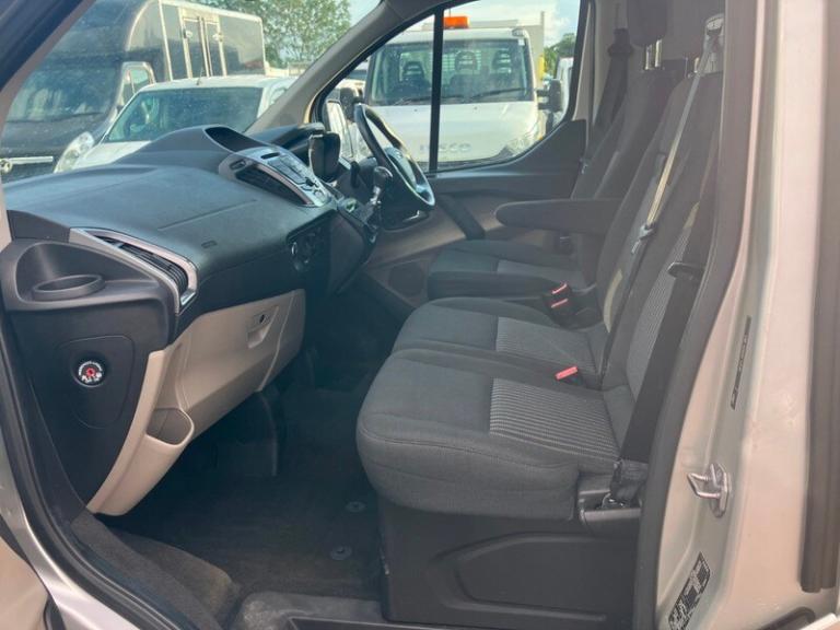 FORD TOURNEO CUSTOM 6 SEATER WITH AIRCON. 9,950 NO VAT