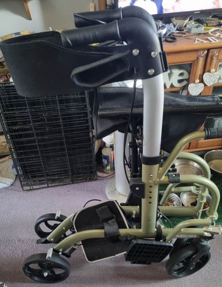 Wheelchair/ Walker/Rollator 