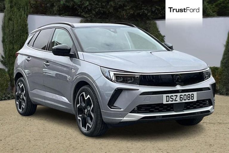 2024 Vauxhall Grandland Ultimate**FRONT & REAR CAMERA - HEATED SEATS & STEERING WHEEL - POWER TAI...