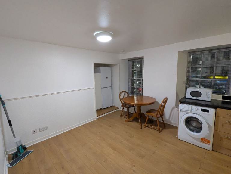 One bedroom flat to rent in Haddington High Street