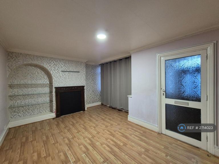 1 bedroom in Princes Park Lane, Hayes, UB3 (#2714023)