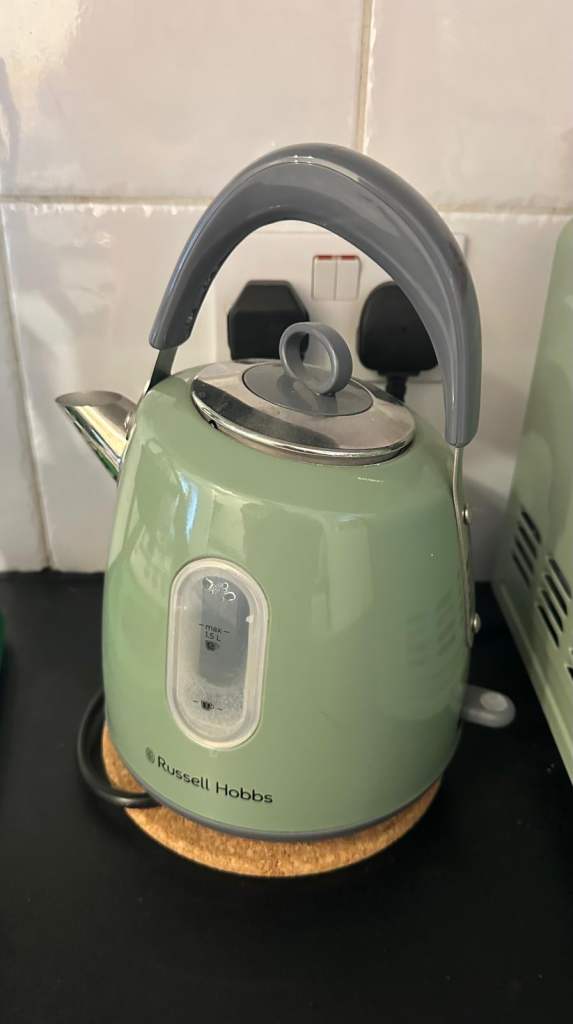 Russell Hobbs Green Kettle – Good Condition