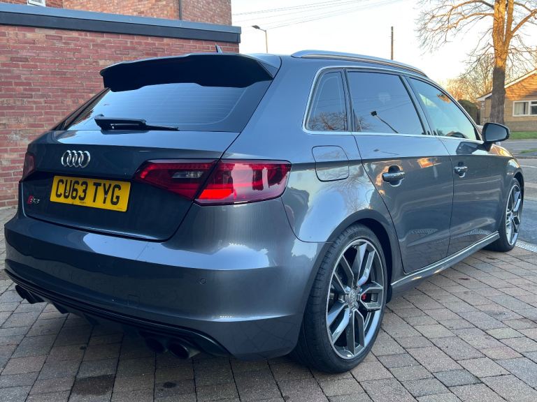 Audi s3 s Tronic - Audi service history + 2 keys