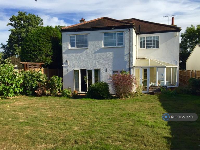 5 bedroom house in Noak Hill Road, Romford, RM3 (5 bed) (#2714521)