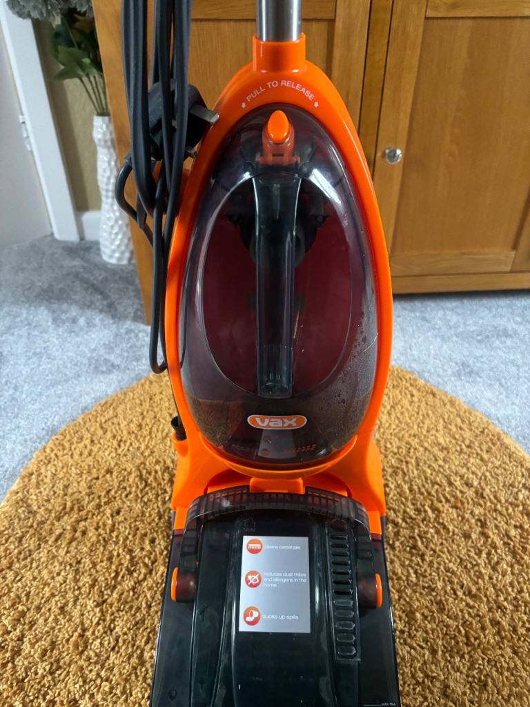 Vax CARPET CLEANER