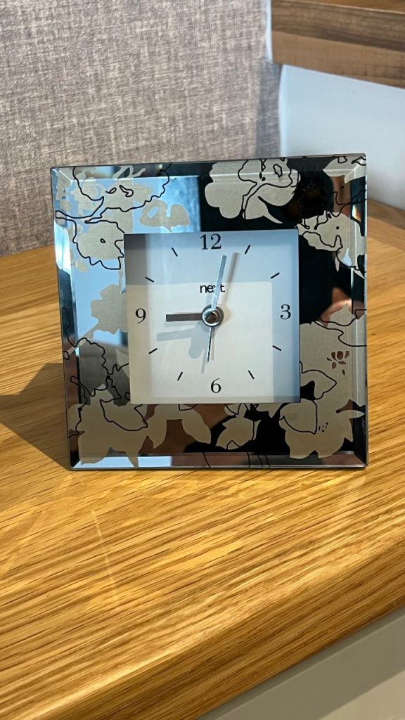 CLOCK AND MATCHING JEWELLERY BIX