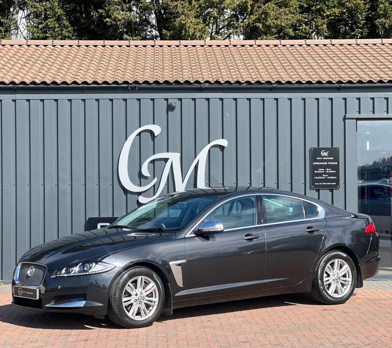 2012 Jaguar XF 3.0d V6 Luxury 4dr Auto SALOON DIESEL Automatic