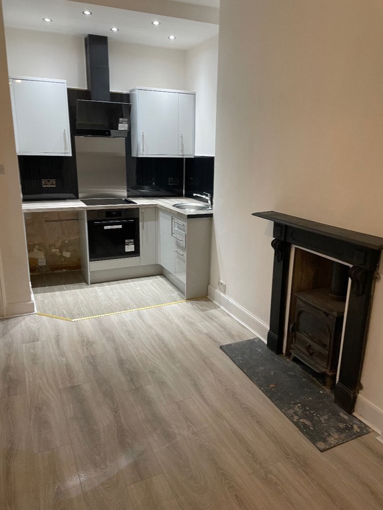 Top floor one bedroom flat with boxroom 
