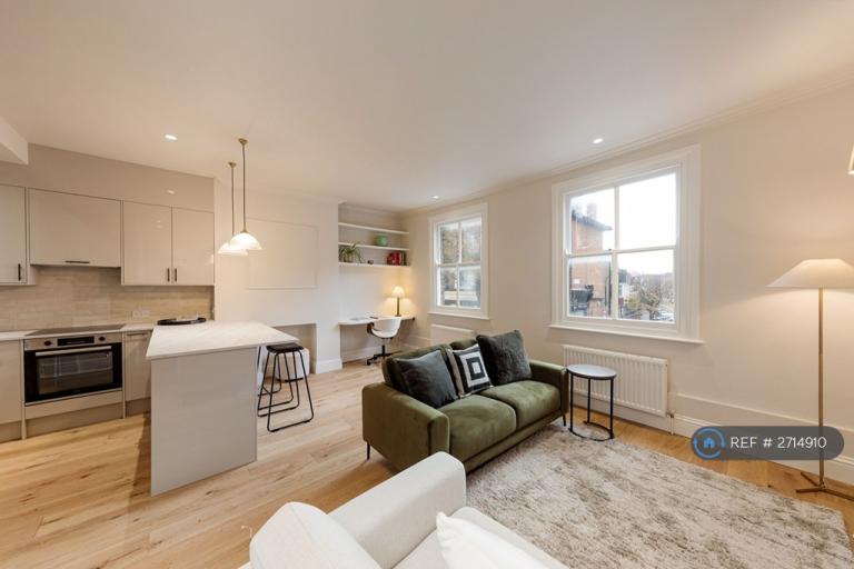 1 bedroom flat in Fulham Palace Road, London, W6 (1 bed) (#2714910)