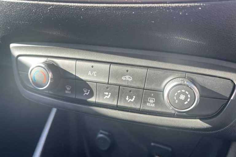 2019 Vauxhall Crossland X 1.2T ecoTec [110] SE 5dr [6 Speed] [S/S] HATCHBACK PETROL Manual