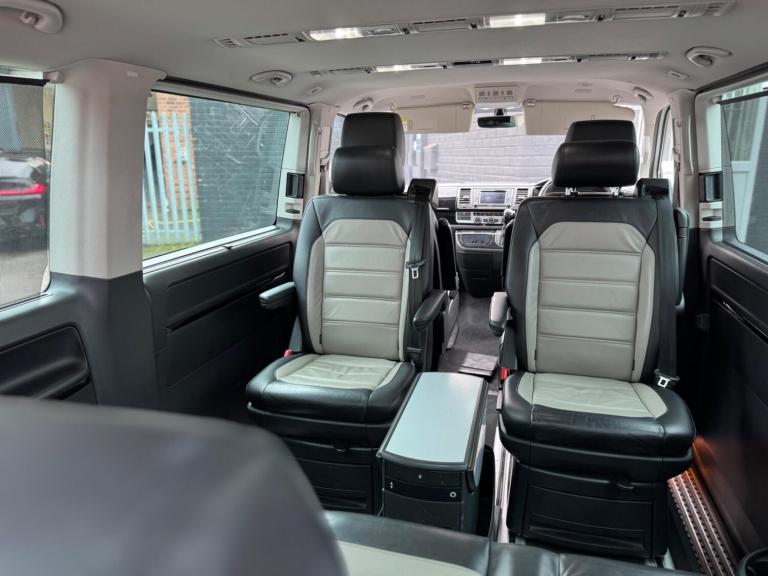 2016 Volkswagen Caravelle 2.0 TDI BlueMotion Tech 204 Executive 5dr DSG MPV DIESEL Automatic