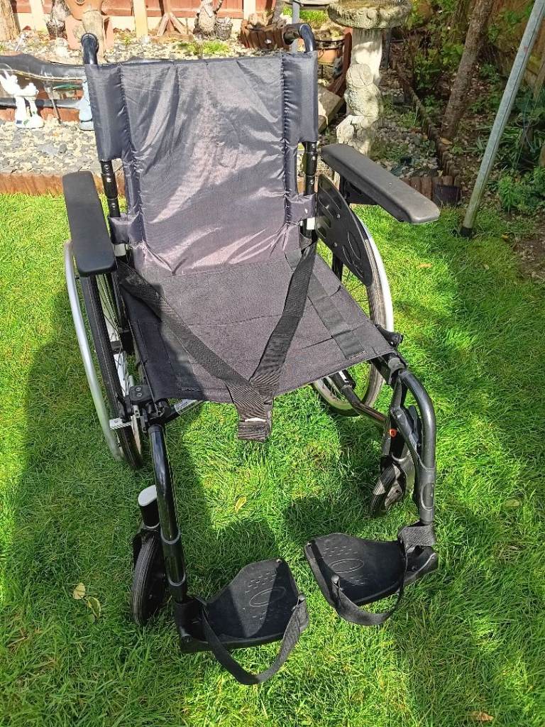 Self propelled  wheelchair 