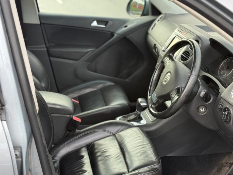 2010 Volkswagen Tiguan 2.0 TDi Escape 5dr Auto ESTATE Diesel Automatic