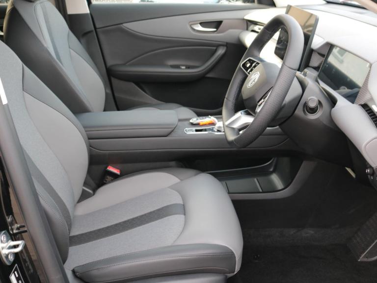 2025 MG MGS5 64kWh Trophy Long Range SUV 5dr Electric Auto (231 ps) HATCHBACK Electric Automatic