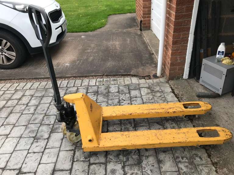 Pallet Truck 2200Kg
