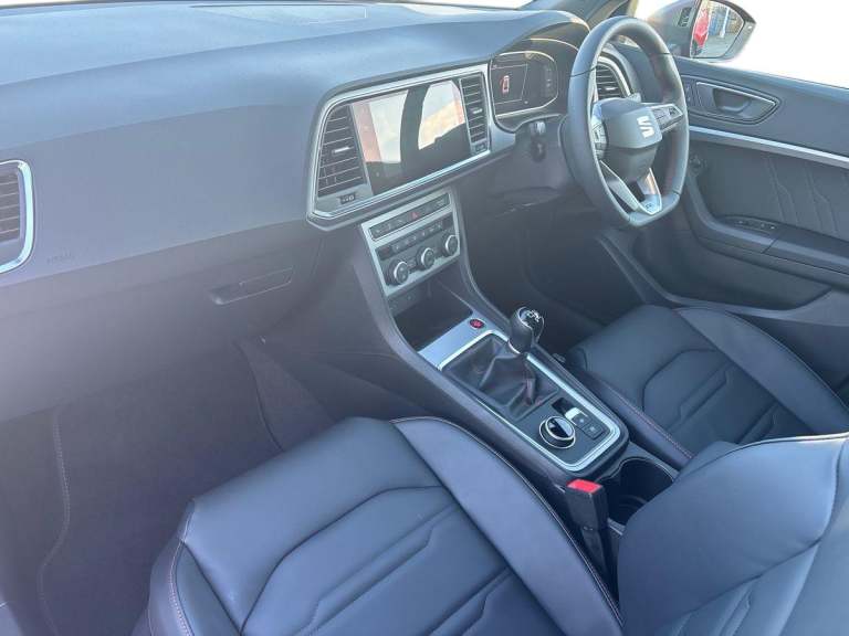 2025 SEAT Ateca 1.5 TSI EVO FR Black Edition 5dr Estate PETROL Manual